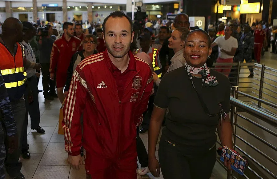 Барса иска да върже Иниеста преди Юнайтед