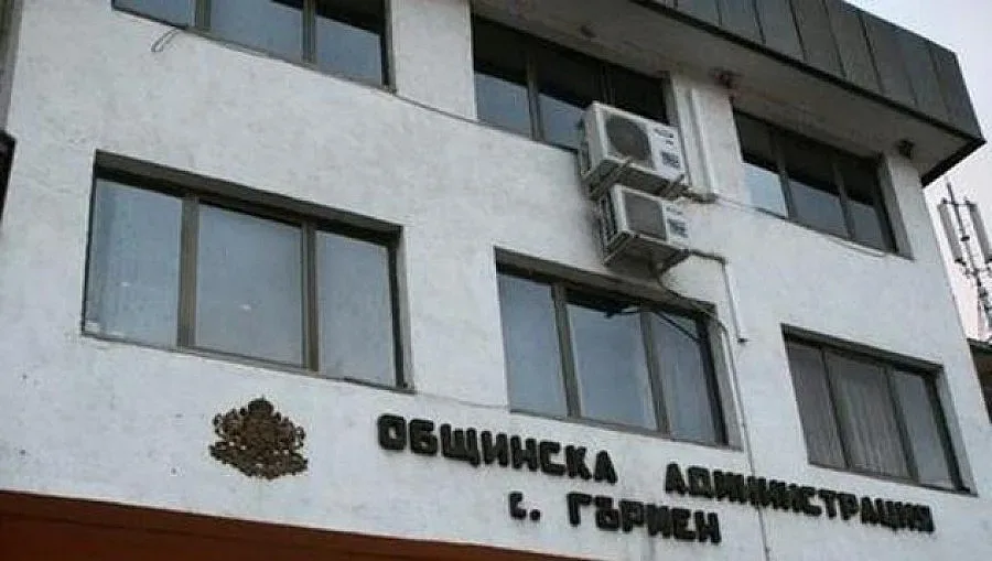 Община спасява незаконни къщи на 800 души от събаряне