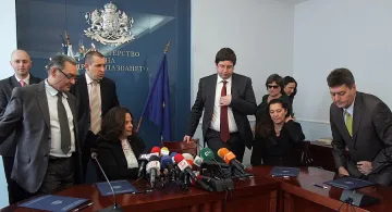 Чобанов укроти лекарите със 130 млн. 