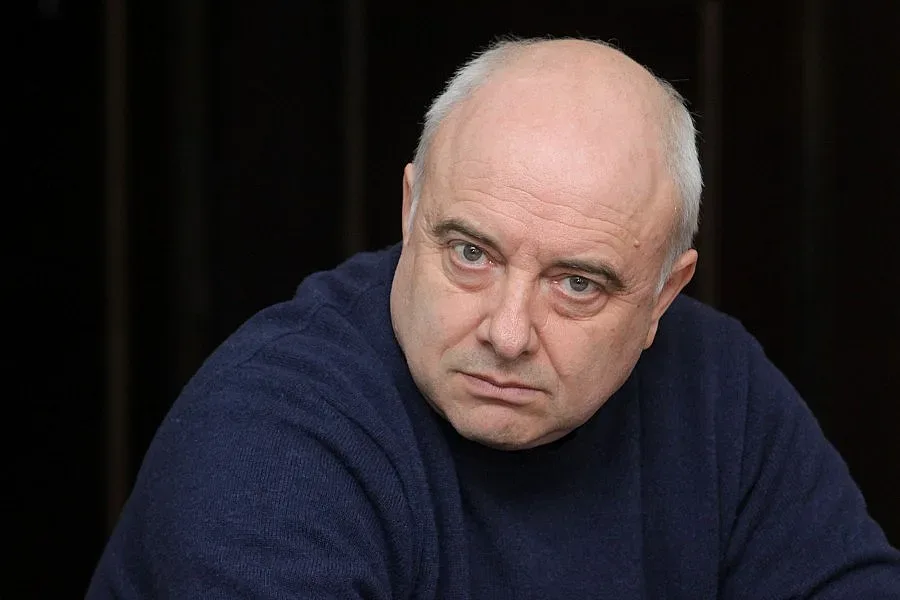 Играта напук не носи решения