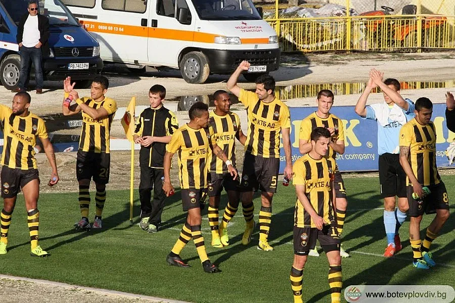 Команда "свободно" в Ботев Пд до сряда