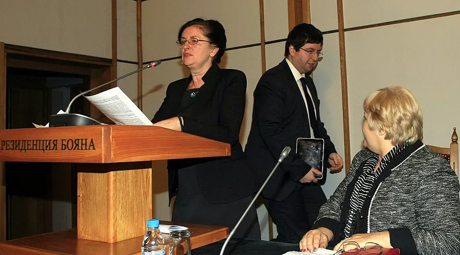 Бобева: Подготовяме мерки за финансиране на износа