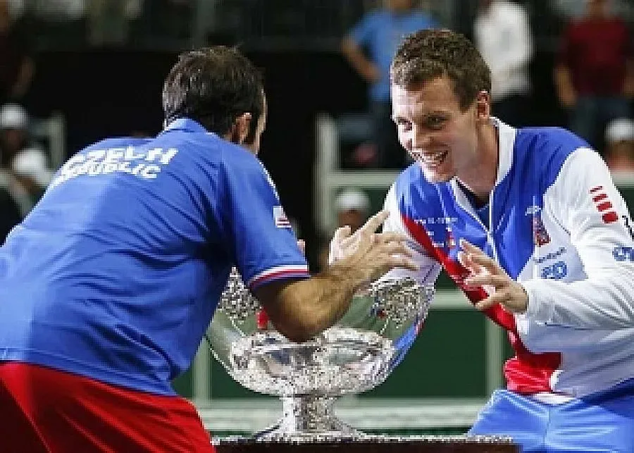 Чехия надви Сърбия на финала за купа „Дейвис”