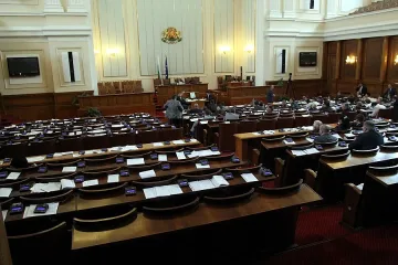 Парламентът обмисля данъчен кредит за бедни