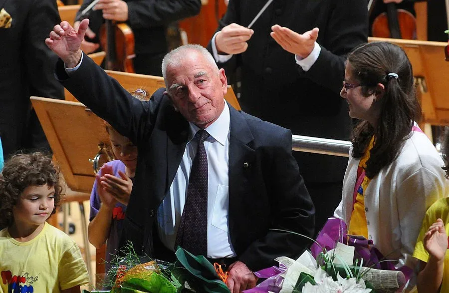 Стоянович награди Карадимчев със "Златен век"