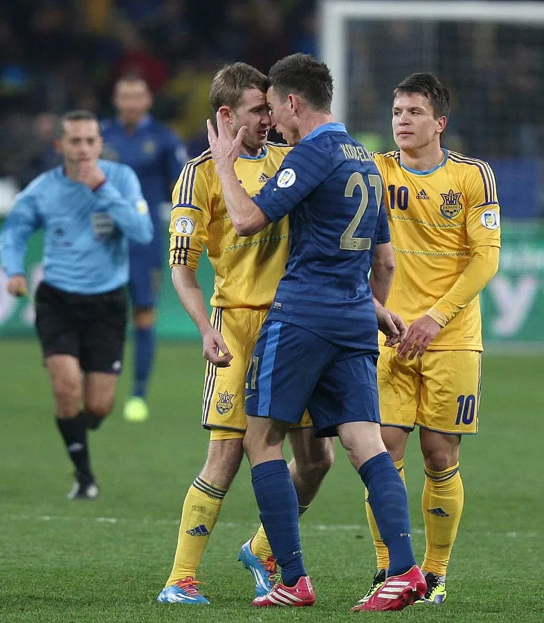 Президентът на Украйна празнува с играчите