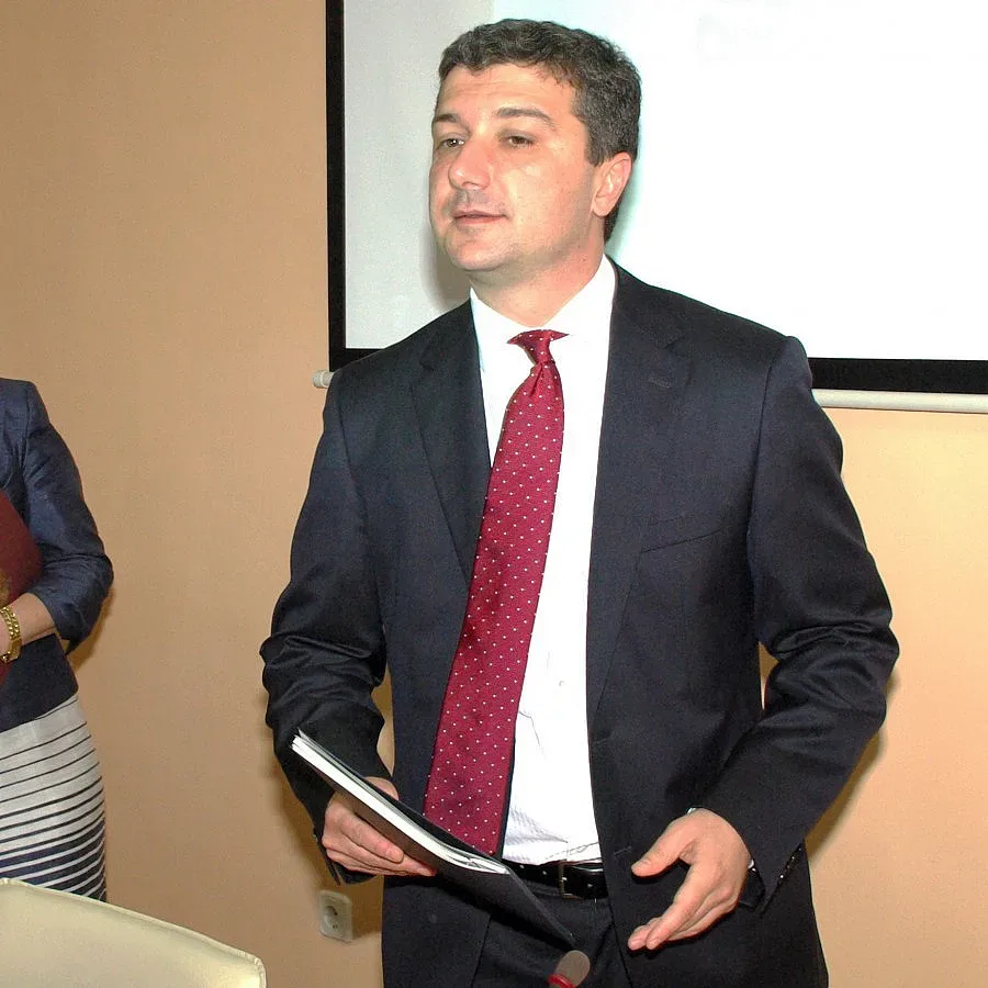 Стойнев пуска багери гиганти в мините