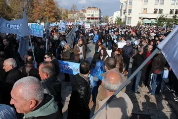 Борисов призова за оставка на Орешарски