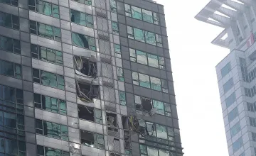 Хеликоптер се удари в небостъргач в Сеул