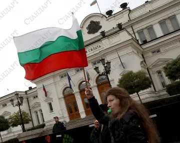 Мирен тон на 155-ия протест