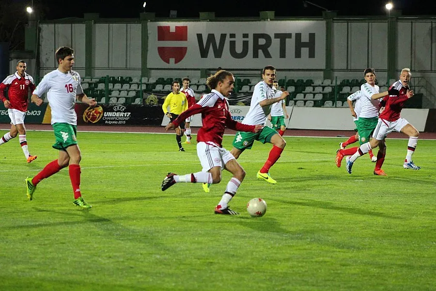 Младежките ни национали паднаха от Дания