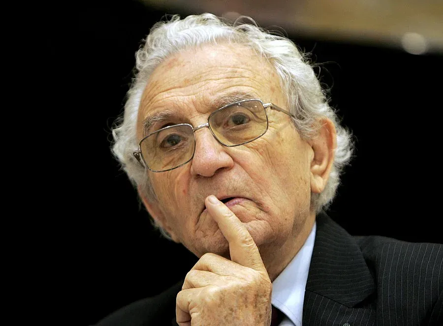 Бойте се да не станете дръжки на брадви