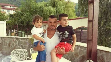 Божинов даде по милион на децата си