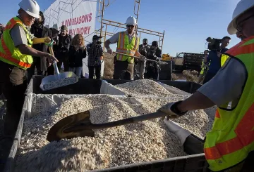 Унищожиха 6 тона слонова кост в Колорадо (СНИМКИ)