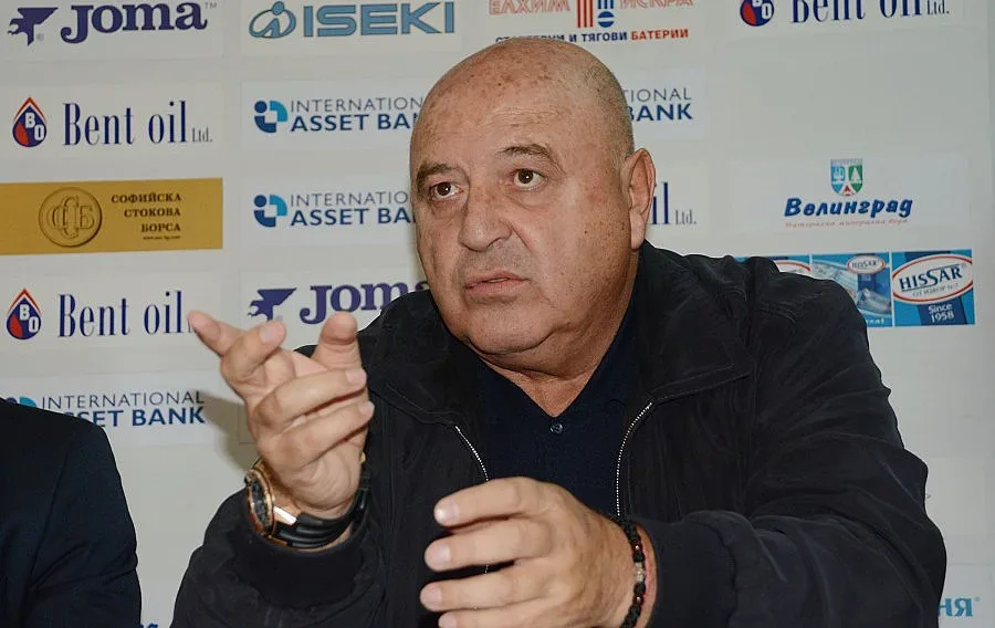 Венци: Позор, вадя тоягата 