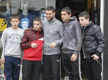 Футболистите на "Левски" подпомогнаха Дарин 