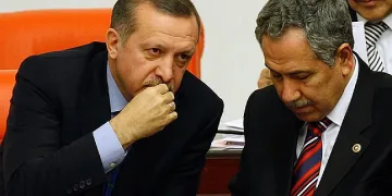 Арънч напуска политиката заради несъгласия с Ердоган