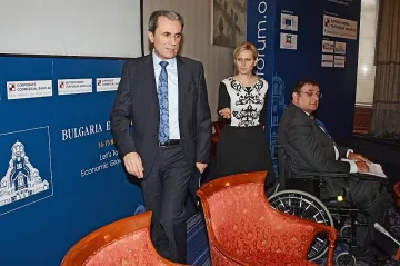 100 мерки дават рамо на бизнеса