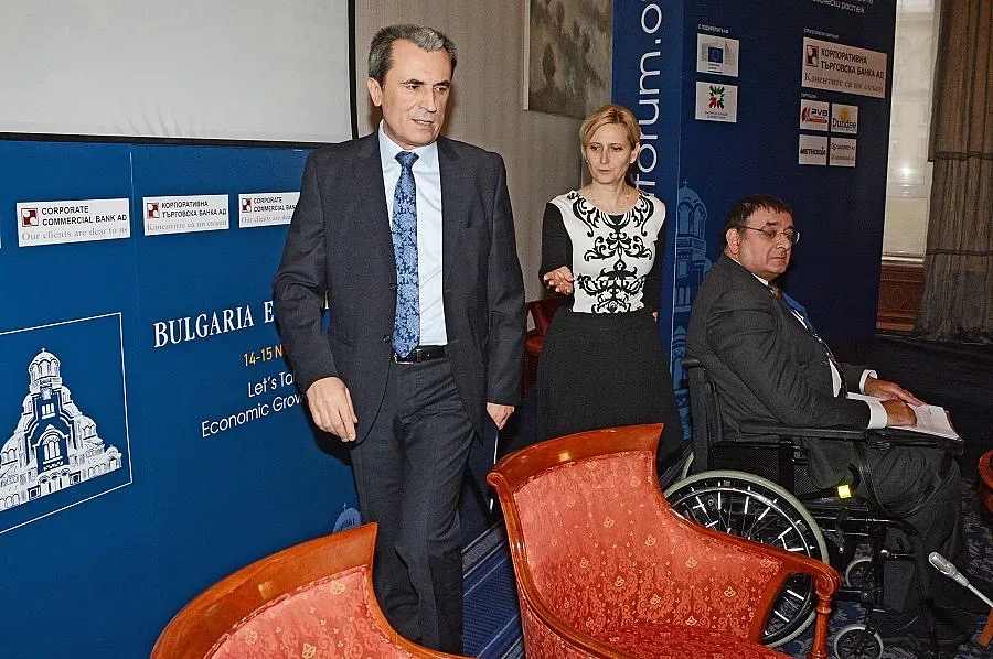 100 мерки дават рамо на бизнеса