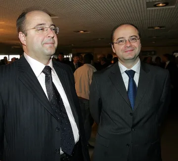 Братята Казак не спорят за политика