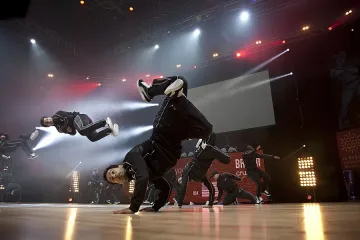 S класа брейк в "Надиграването"