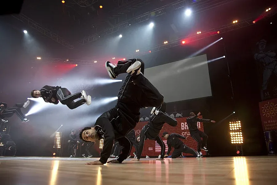 S класа брейк в "Надиграването"