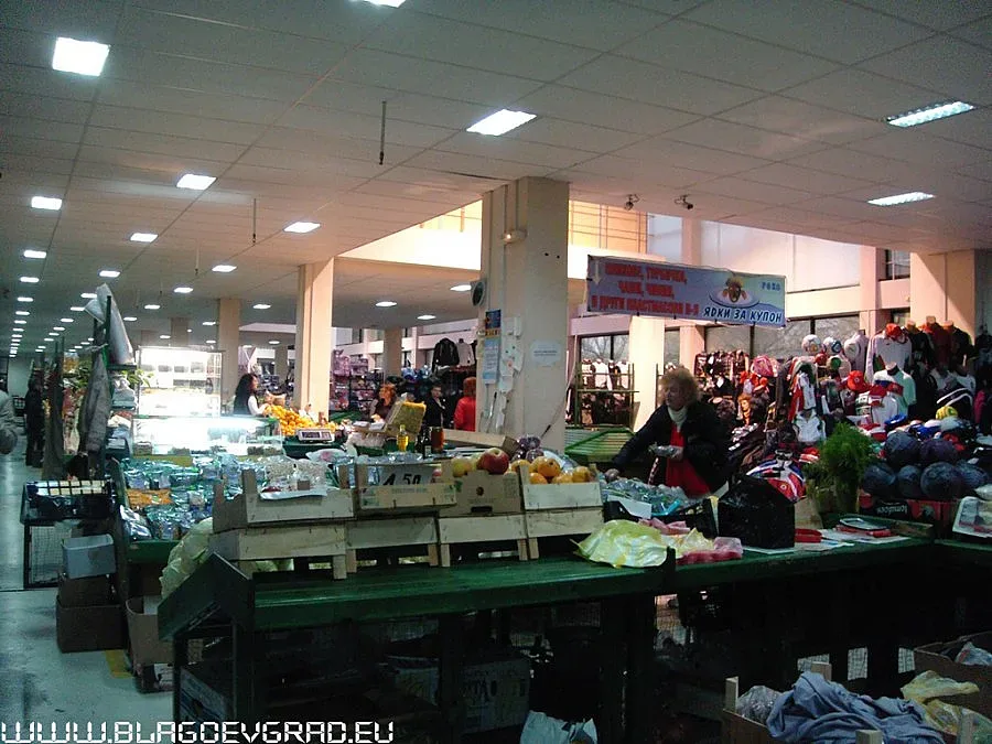 Мъж стреля с газов пистолет на пазара след спор с търговец