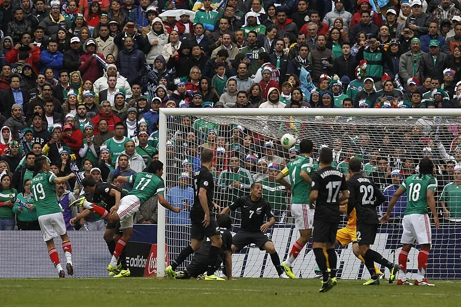 Уругвай и Мексико гледат уверено към Мондиал 2014