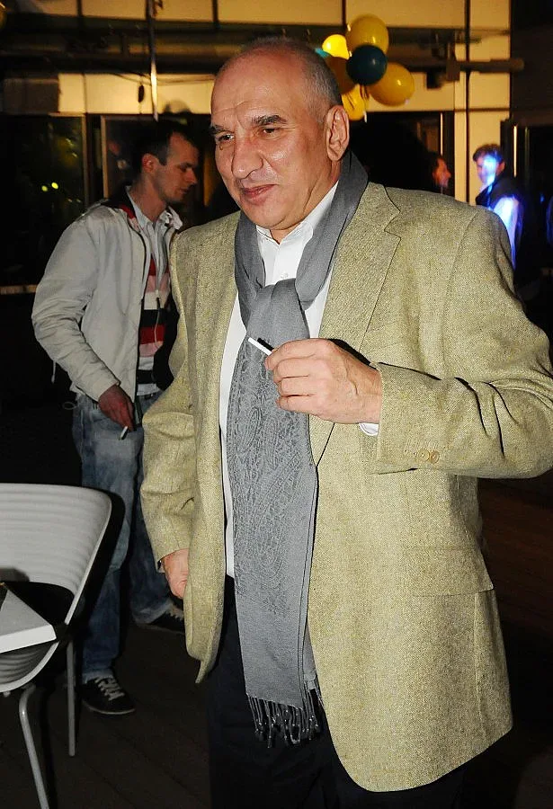 Левон Хампарцумян: Огромната ми заплата е градска легенда