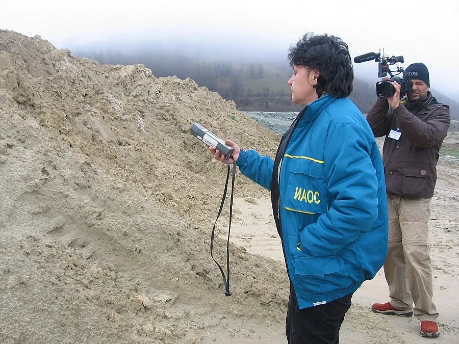 Опасният пясък от Чипровци бил на „Солвей – България”