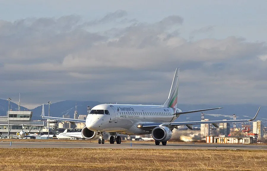 Кацаме и при гъста мъгла на летище София