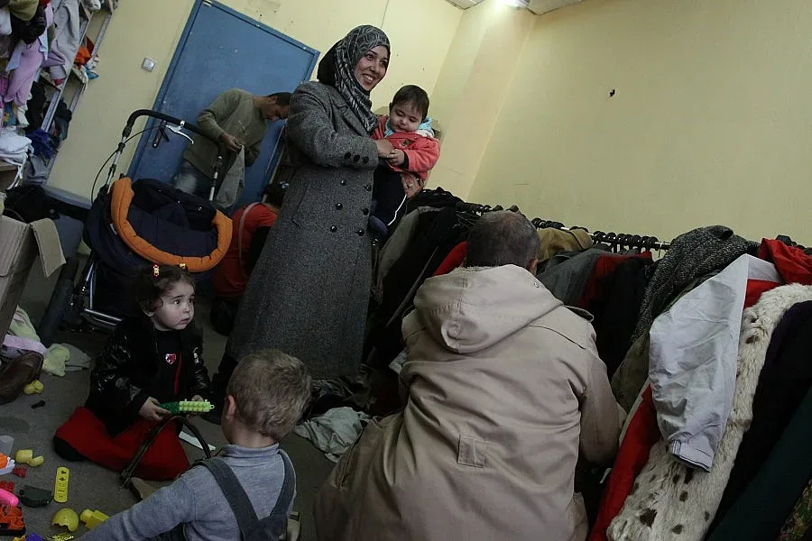 Добри хора дават къщи на сирийците