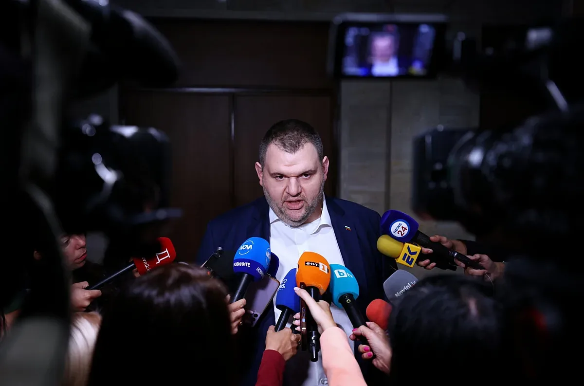 Пеевски: Радев нагнетява обществено напрежение с ветото за адвокатурата