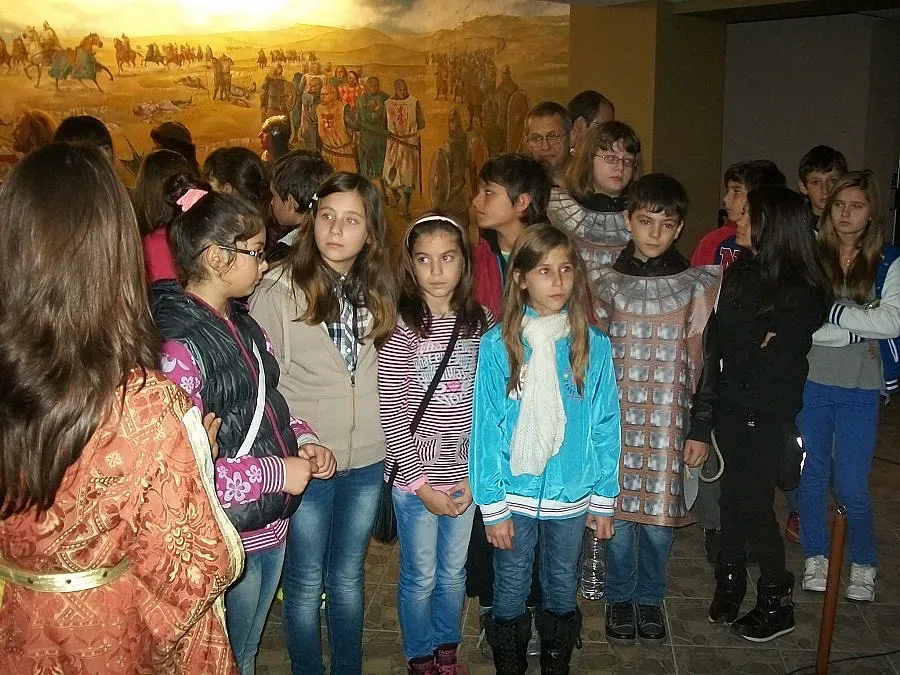 Ученичка стана 100 000-я турист в час по история