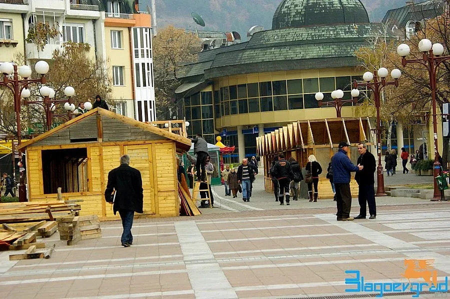 Броят над 2000 лева за наем на лавка по Коледа