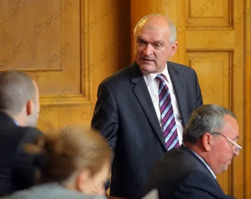 Главчев: Няма да се регистрираме в парламента