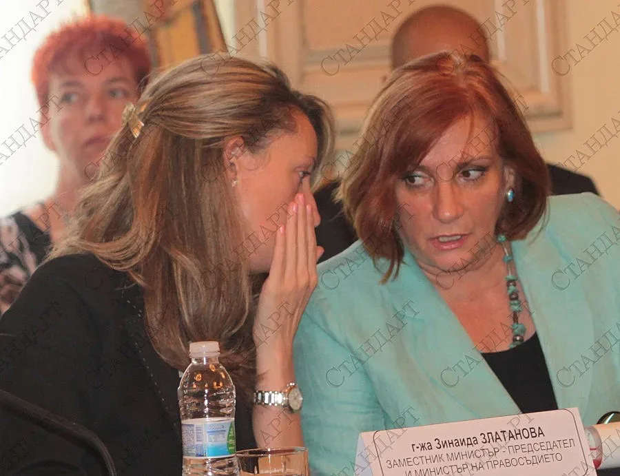 Михайлова: Няма наказателна процедура срещу България