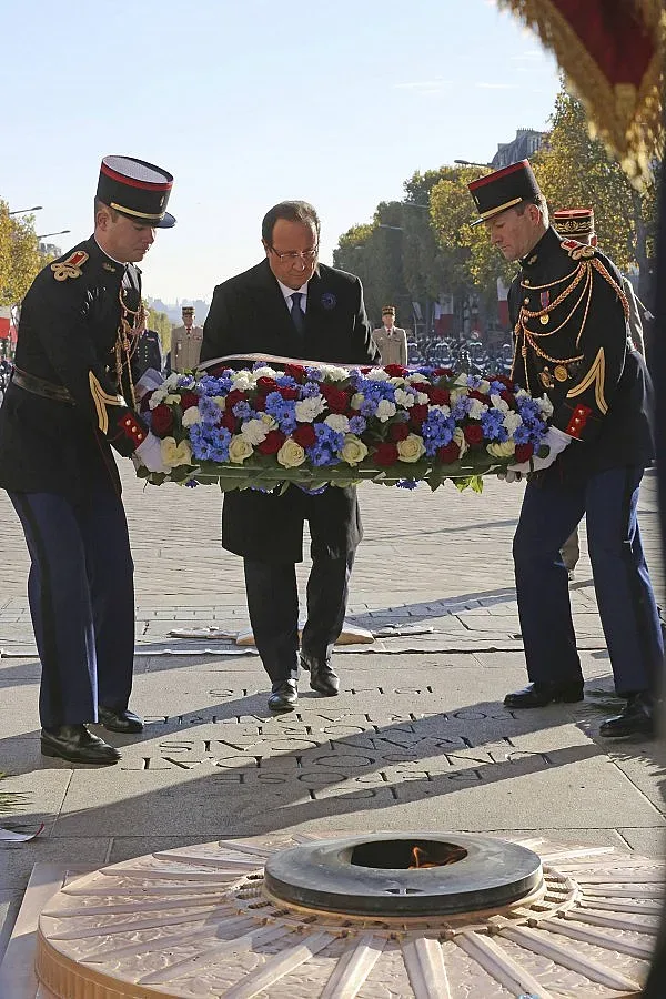 Наръгаха френски депутат на церемония