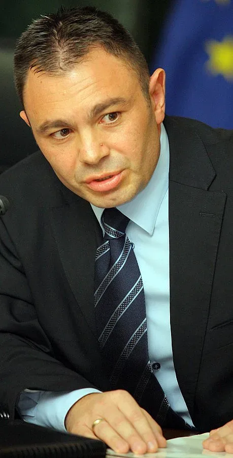 Разровихме стари убийства, за да няма улично правосъдие