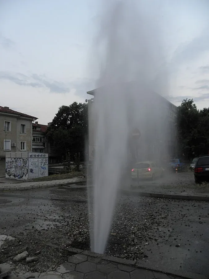 Губим над 50% от питейната вода