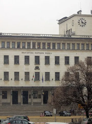Средната класа спестява най-много