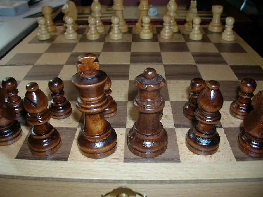 Падаме от азерите на Евро 13