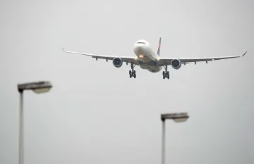 Авиопревозвач спира полетите между тези летища