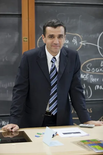 Илиян Михов: Доволен съм, че не станах политик в България