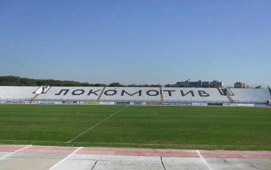 1000 фенове и бой на юноши