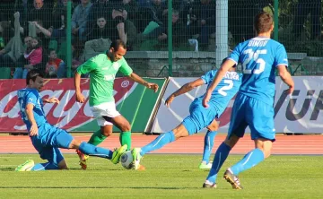 Спорна дузпа донесе успех на Берое