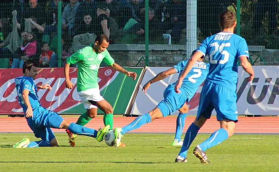 Спорна дузпа донесе успех на Берое