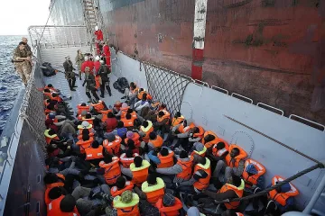 Бежанците на потъналия кораб край Лампедуза били изтезавани 
