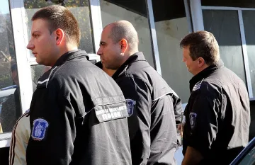 Протест на надзирателите променя движението в столицата