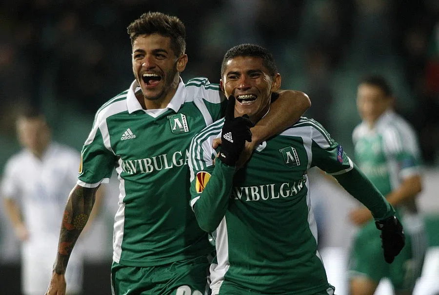 Домусчиев поиска първото място